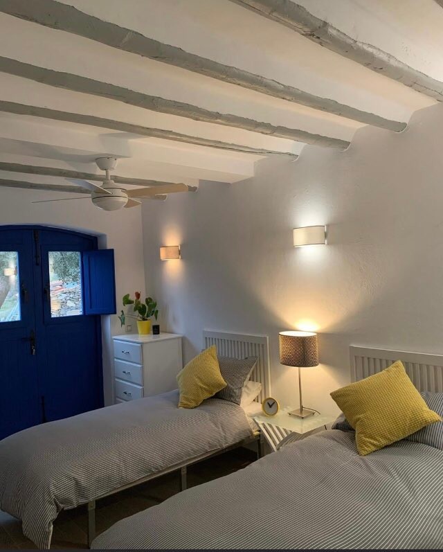This image has an empty alt attribute; its file name is cabin.jpg